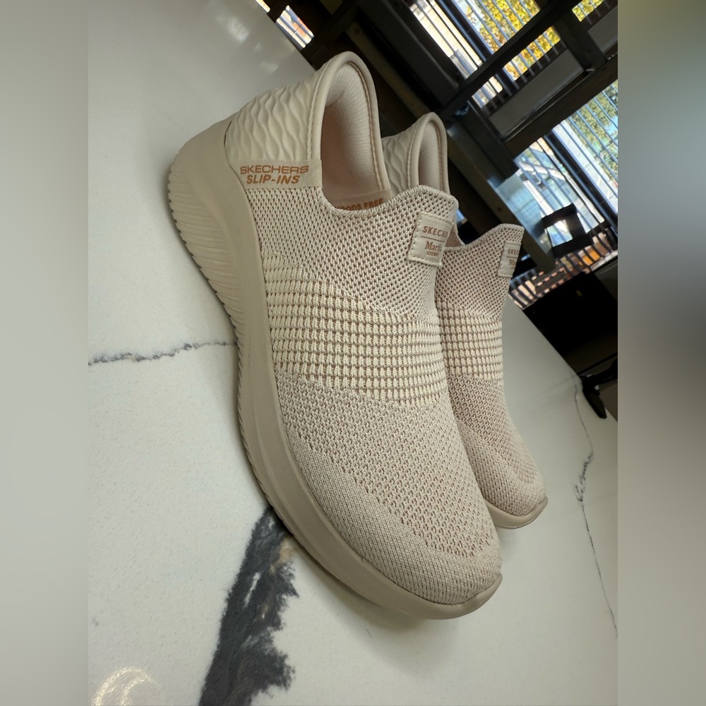 Martha Stewart x Skechers Slip-ins: Ultra Flex 3 Natural Women’s Size 6